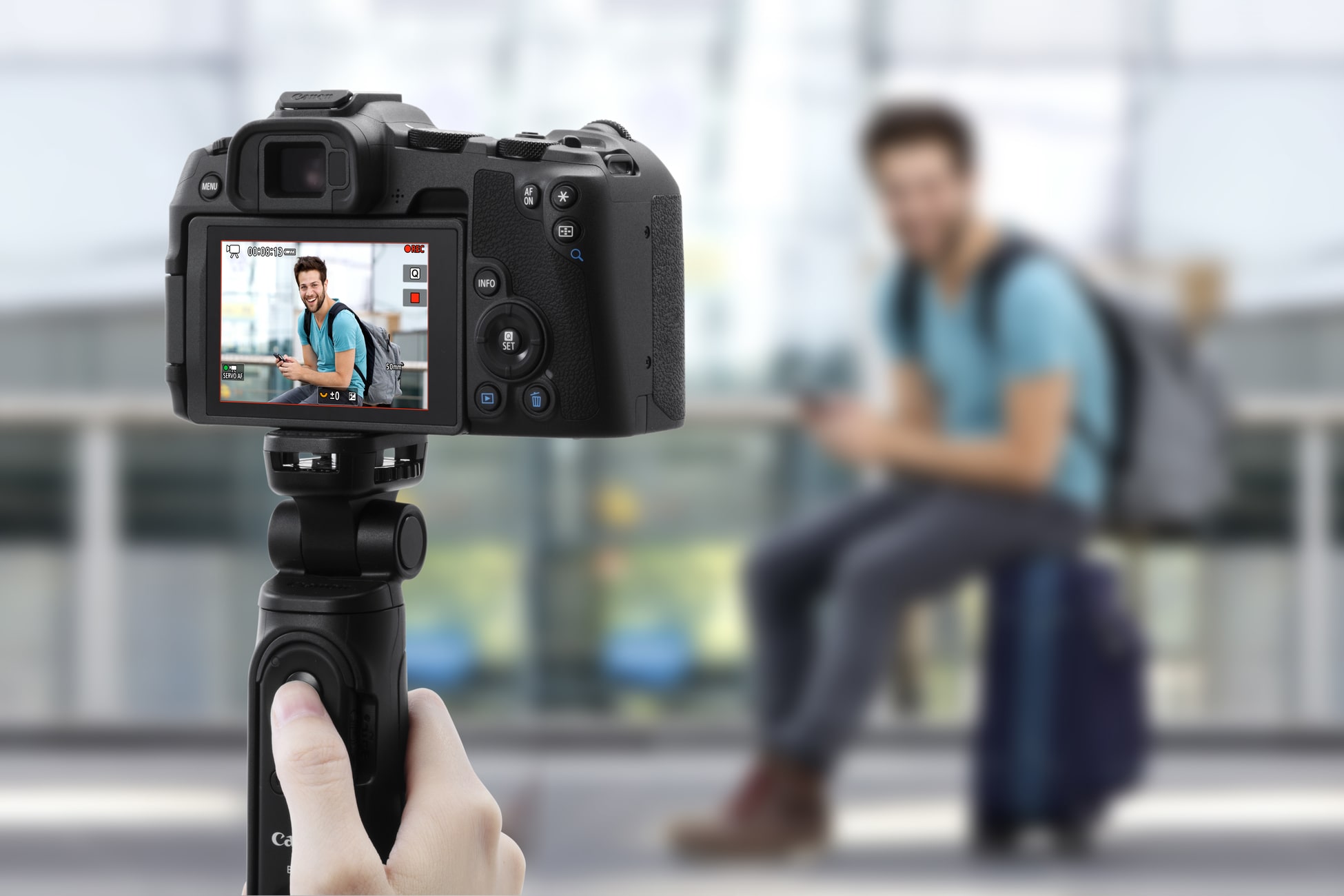 Canon EOS R8